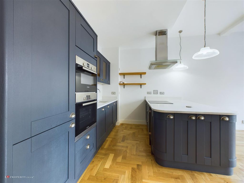 Property photo 3 of 11 Cam05016G0-Pr0009-St