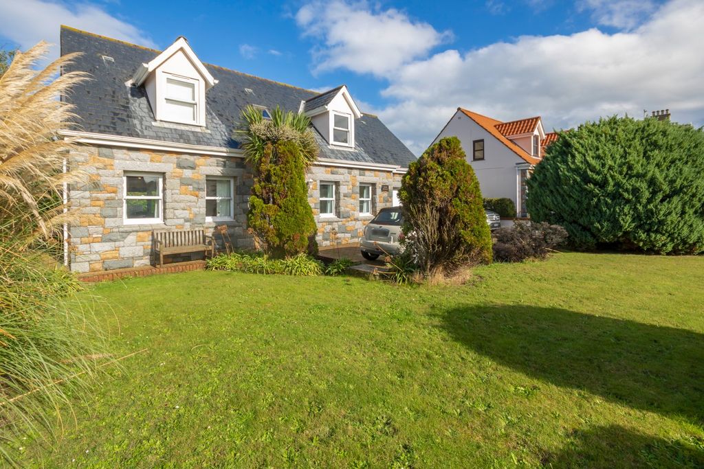 Property photo 1 of 18 Picture No. 10