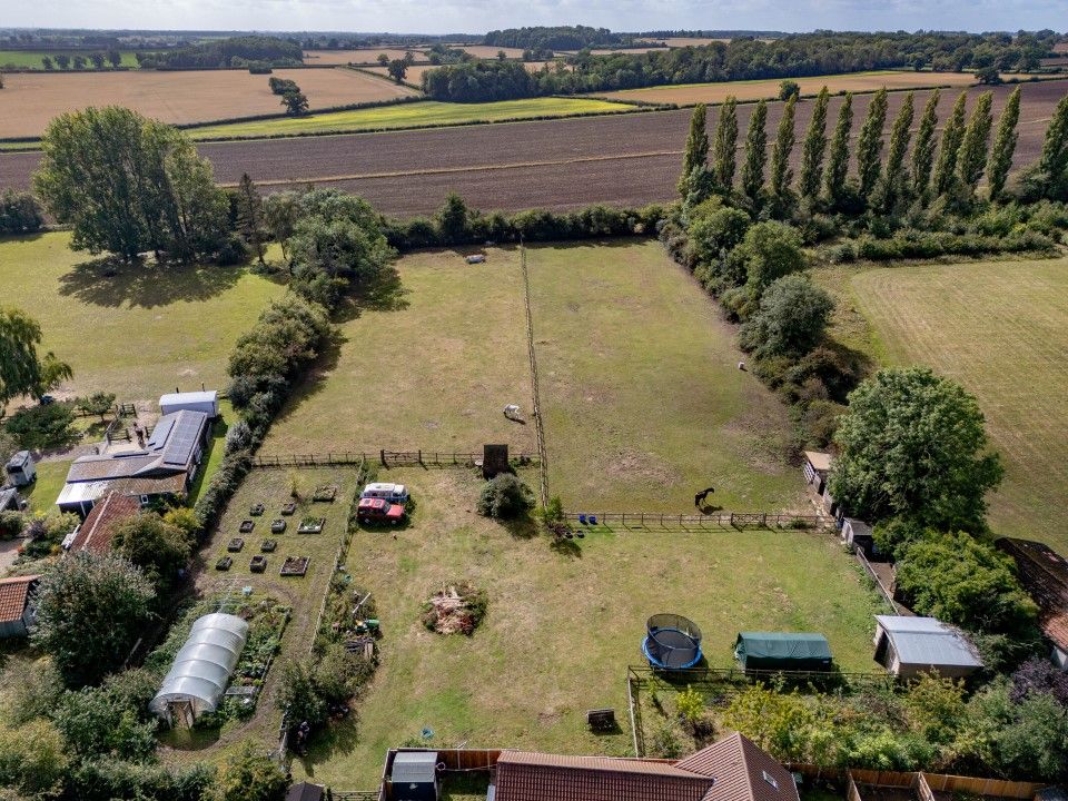 Property photo 2 of 27