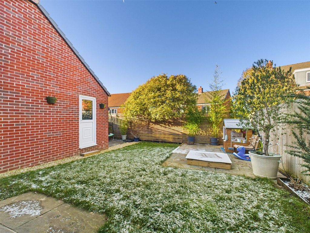 Property photo 2 of 21 Garden