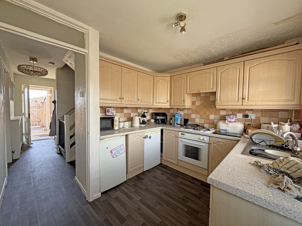 Property photo 3 of 27