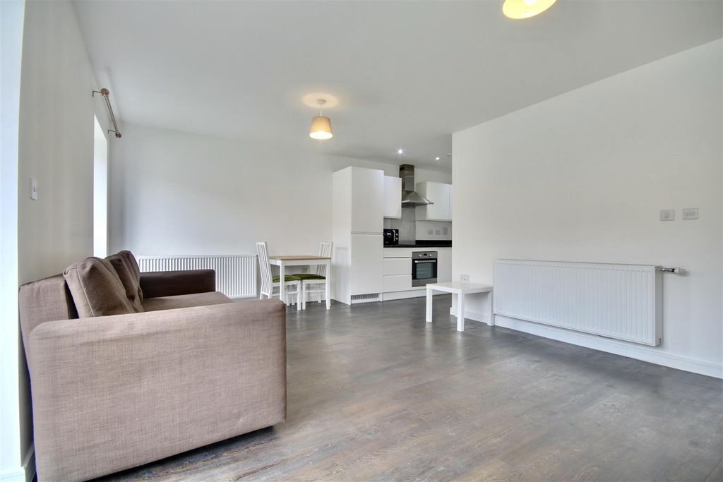 Property photo 2 of 10 3184595C-90Bc-4921-986C-6C7A2Be049A3_1_201_A.Jpeg