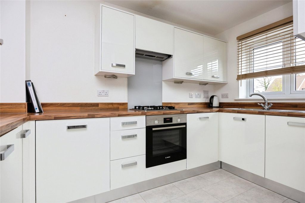 Property photo 2 of 18 Picture No. 14