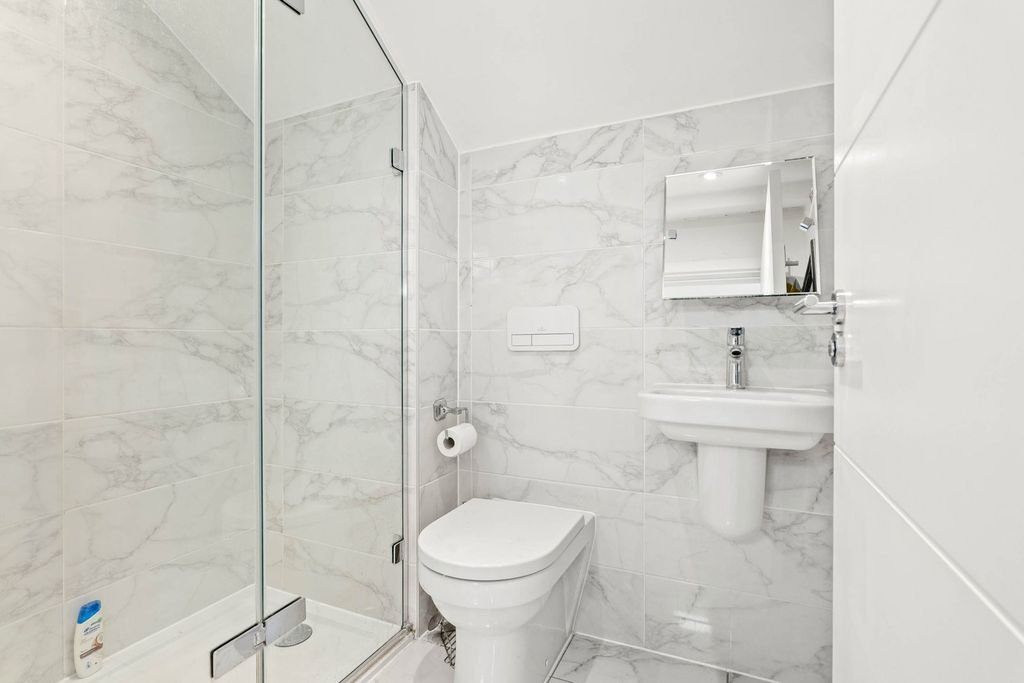 Additional image 10 of 3 bed flat for saleApartment 16, Parian House, Princes Drive, Diglis, Worcester. WR1