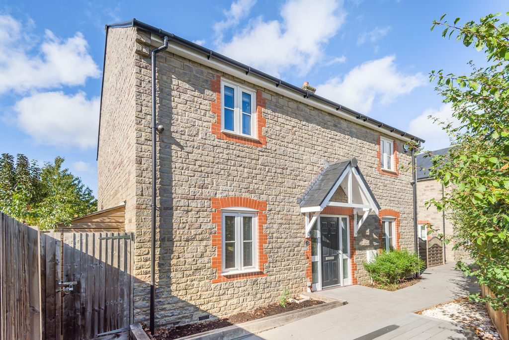 Property photo 1 of 21