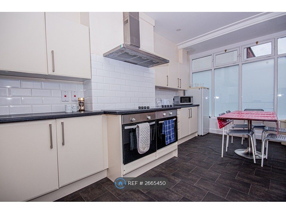 Property photo 2 of 24 Kitchen Diner