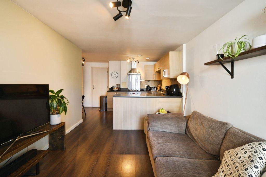 Property photo 2 of 16 Pbox-Img.Jpg