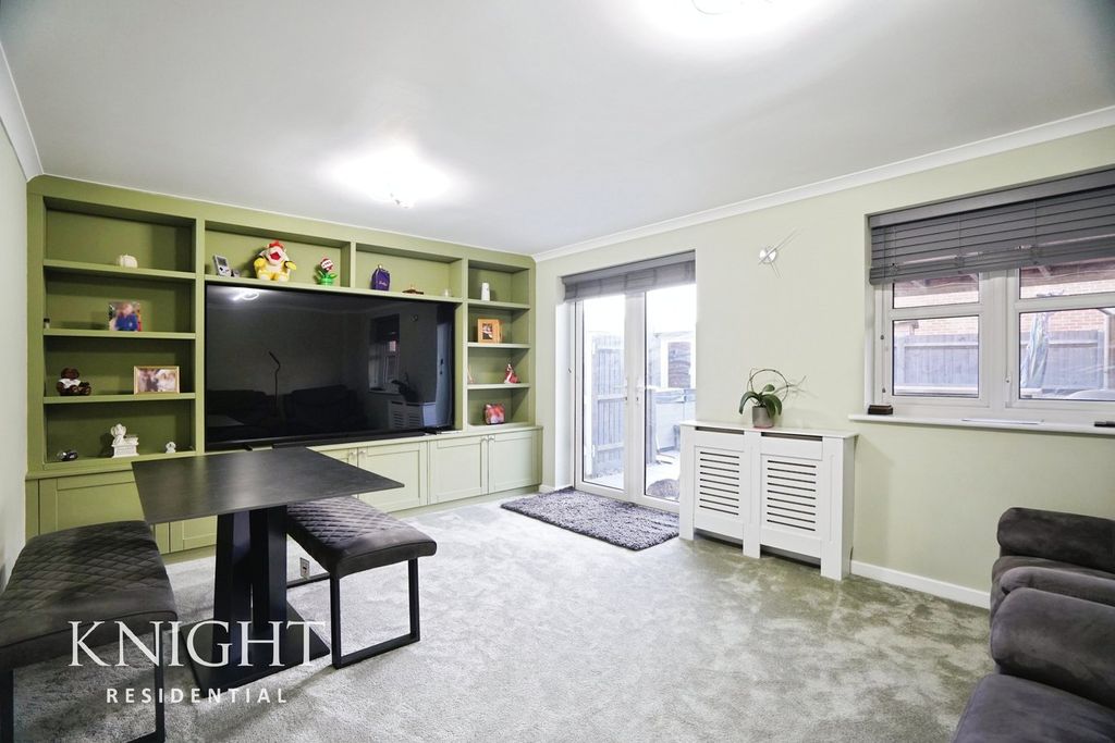 Property photo 3 of 20