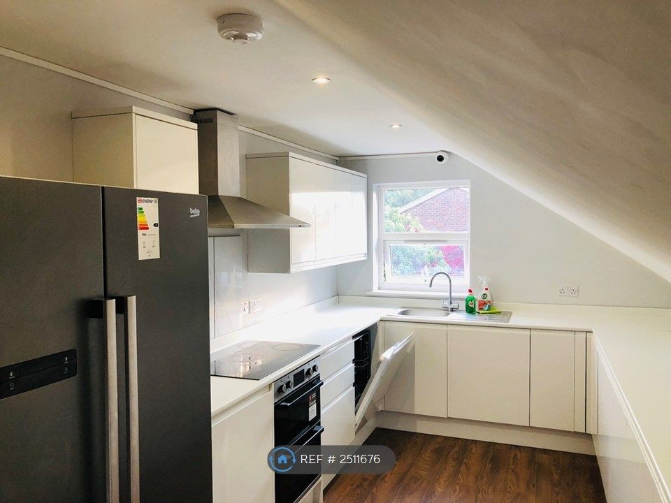 Property photo 1 of 7 Kitchen