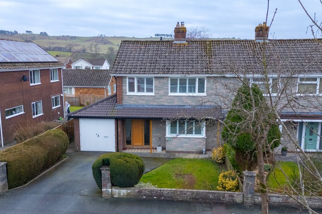 Property photo 1 of 45