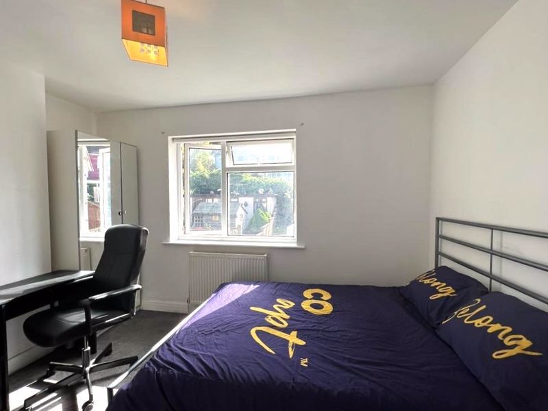 Property photo 3 of 9 Photo 12