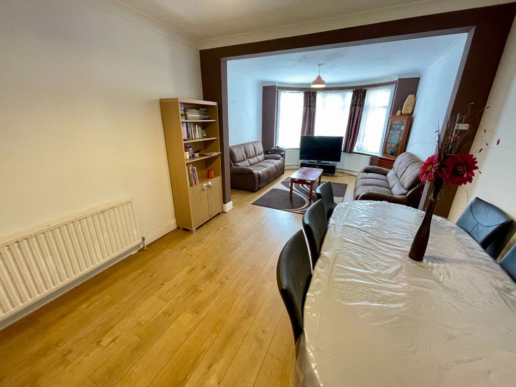 Property photo 3 of 11 2817974