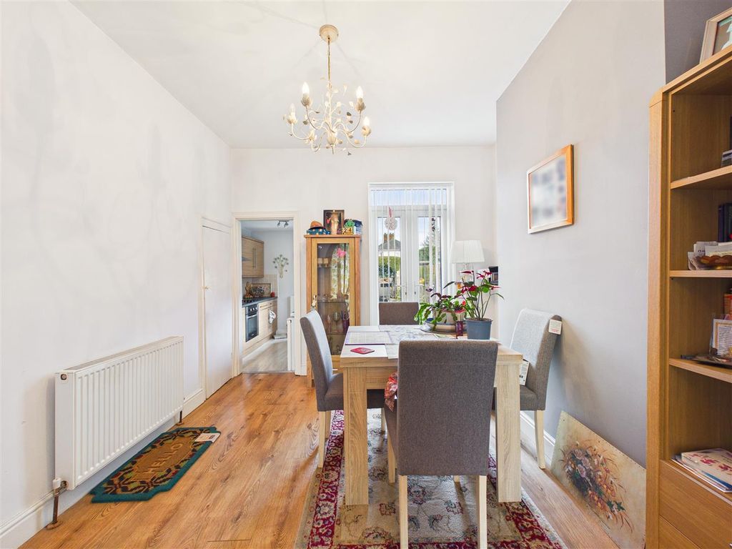 Property photo 3 of 15 Cam05193G0-Pr0109-Still004.Jpg