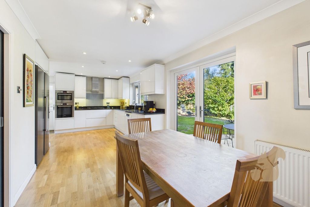 Property photo 2 of 28 Cam04604G0-Pr0062-Still016.Jpg