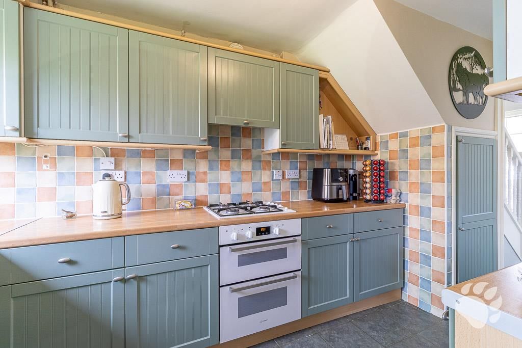 Property photo 3 of 20 Kitchen
