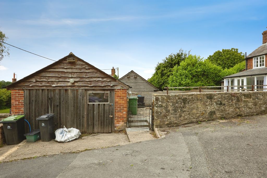 Property photo 2 of 14