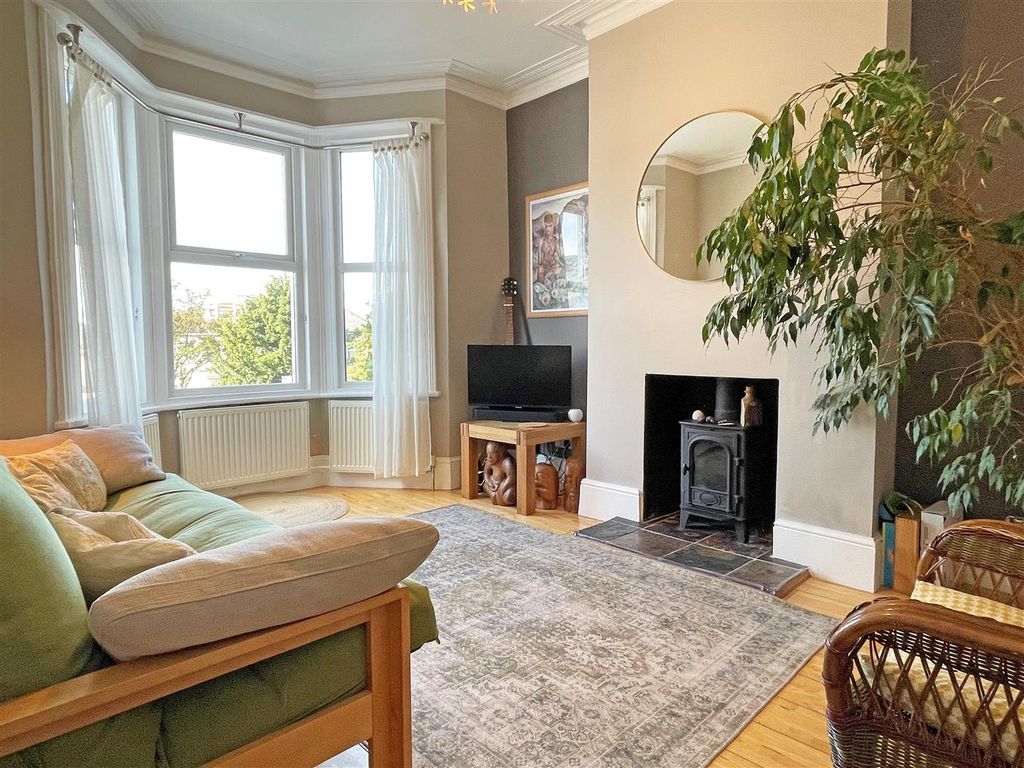 Property photo 3 of 14 Loua.Jpg