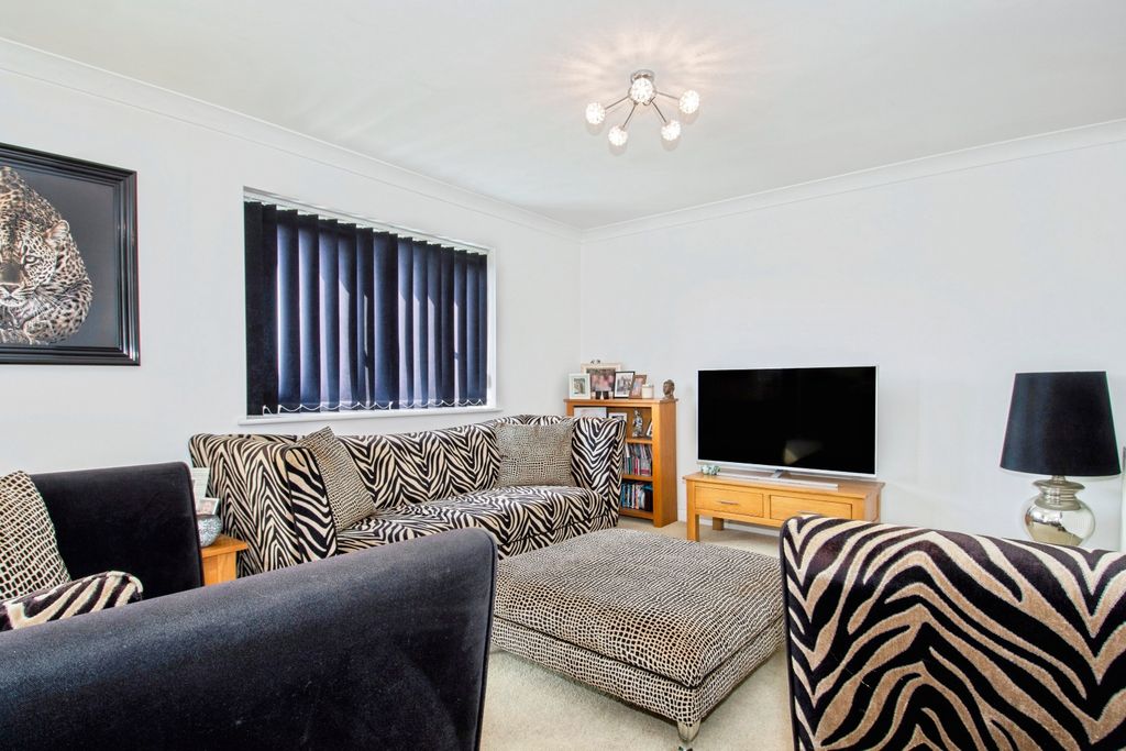 Property photo 3 of 15