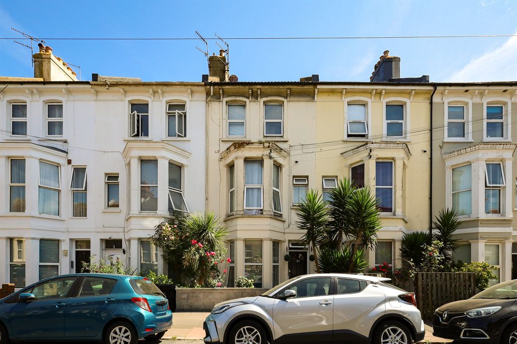 Property photo 1 of 10