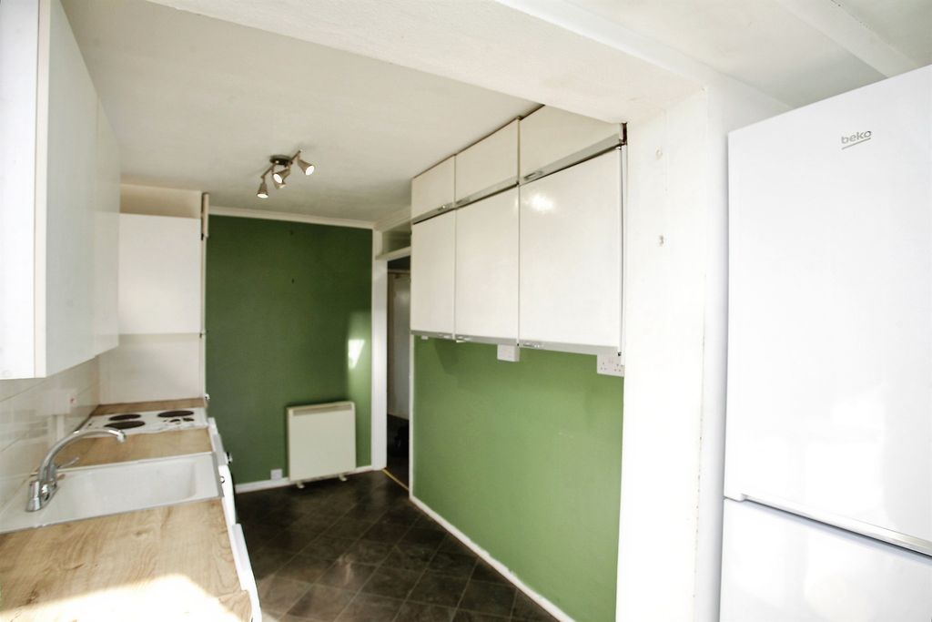 Property photo 3 of 20