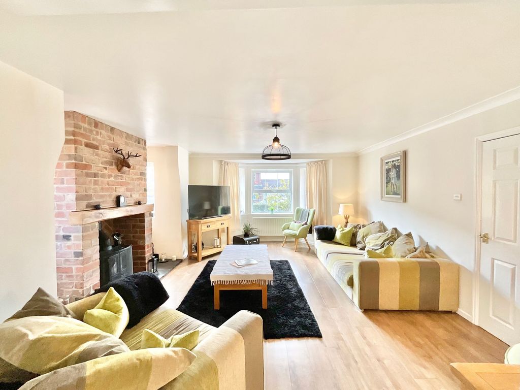 Property photo 2 of 46