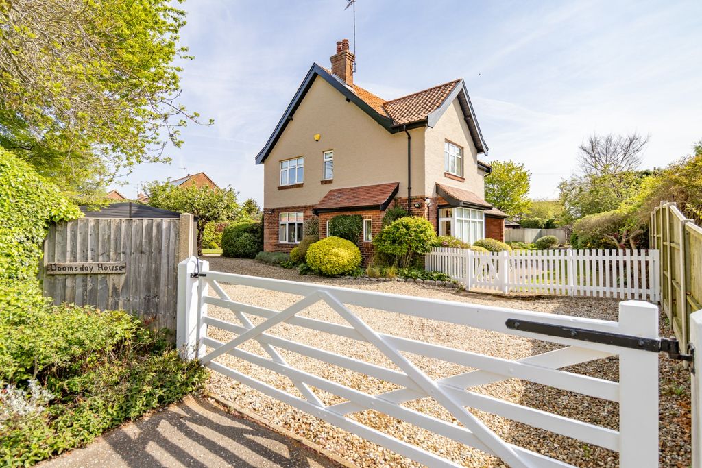 Property photo 1 of 52 3906892