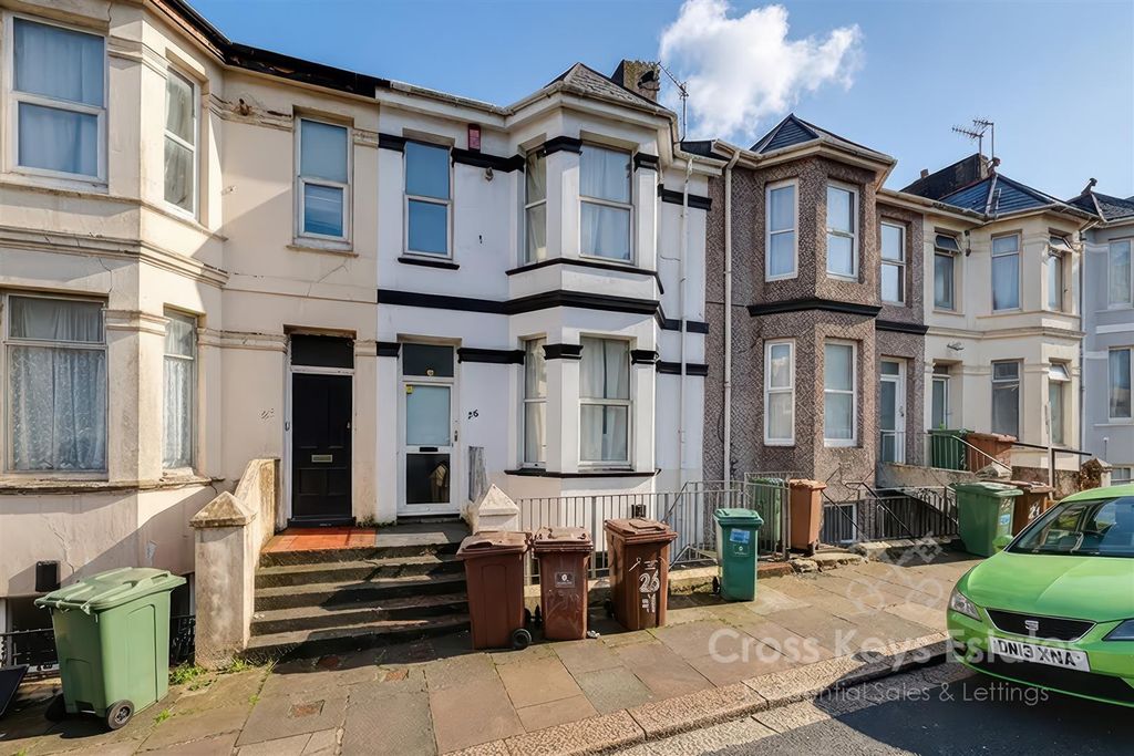 Property photo 1 of 15 Cross Keys Estates