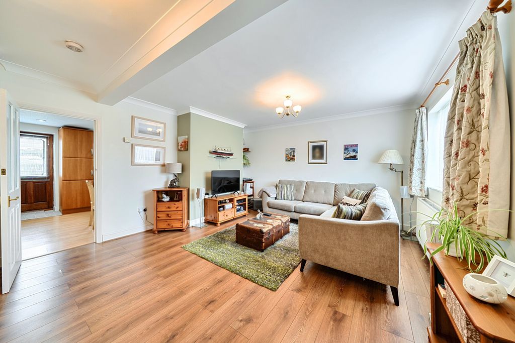 Property photo 3 of 18 1470303-1-6A29439...