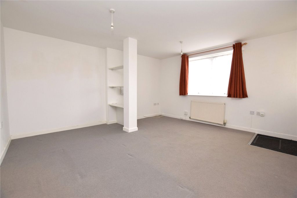 Property photo 3 of 11 Picture No. 37