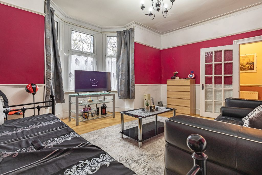 Property photo 3 of 9 4565032