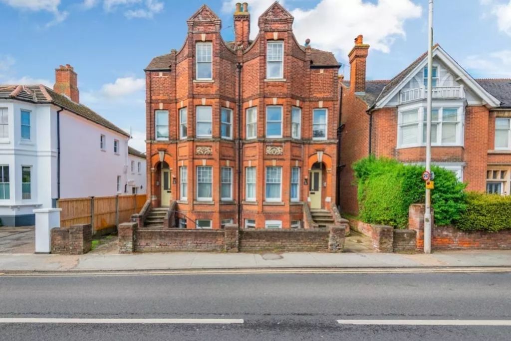 Property photo 2 of 6 Lrg_Whistable Road 59