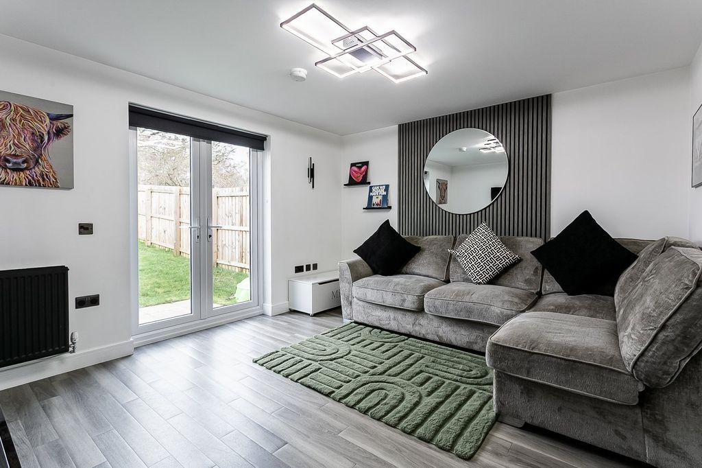 Property photo 2 of 24