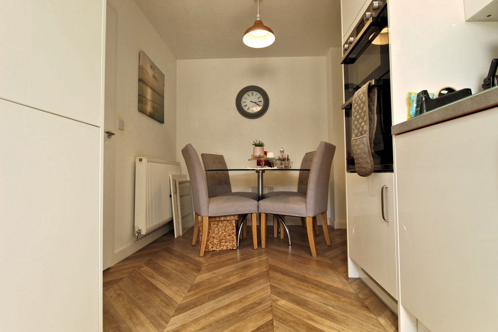 Property photo 2 of 18 Dining Area