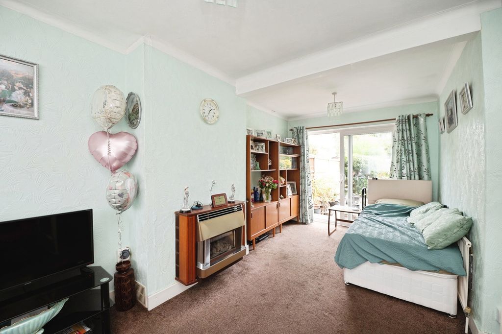 Property photo 3 of 17 Photo