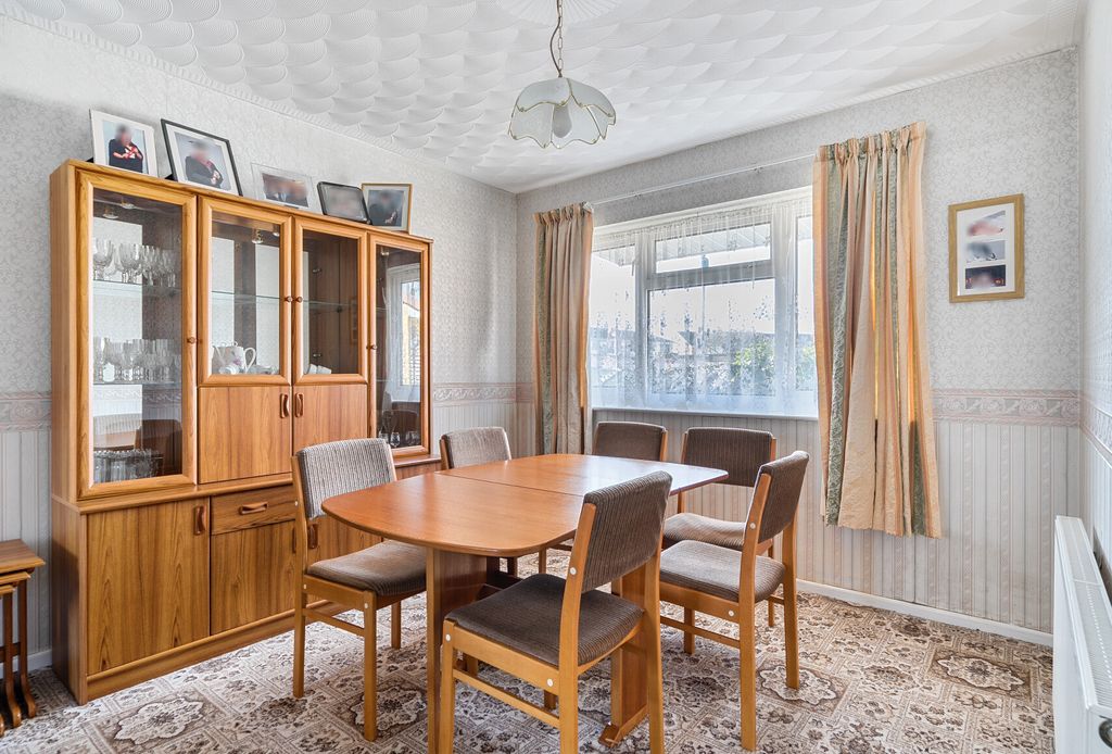 Property photo 3 of 14 1385252-11-6925A7...