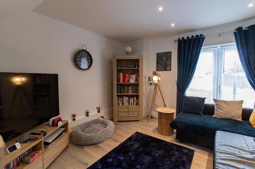 Property photo 2 of 13 Image 1