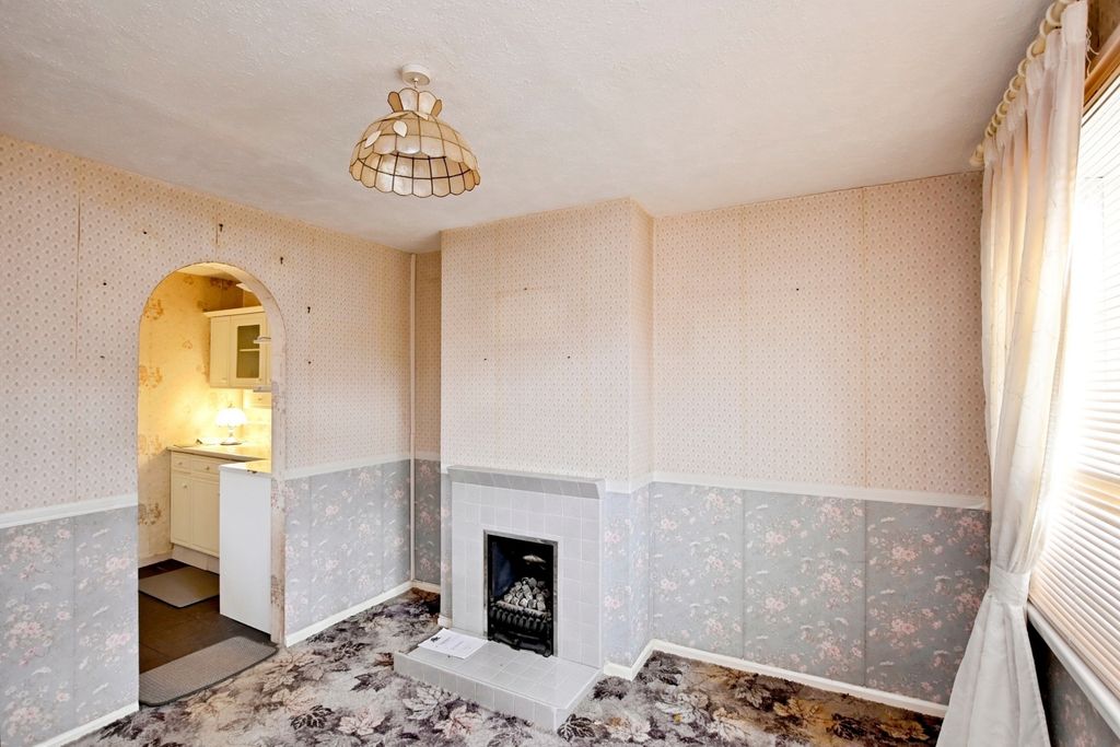 Property photo 3 of 12 Pbox-Img.Jpg