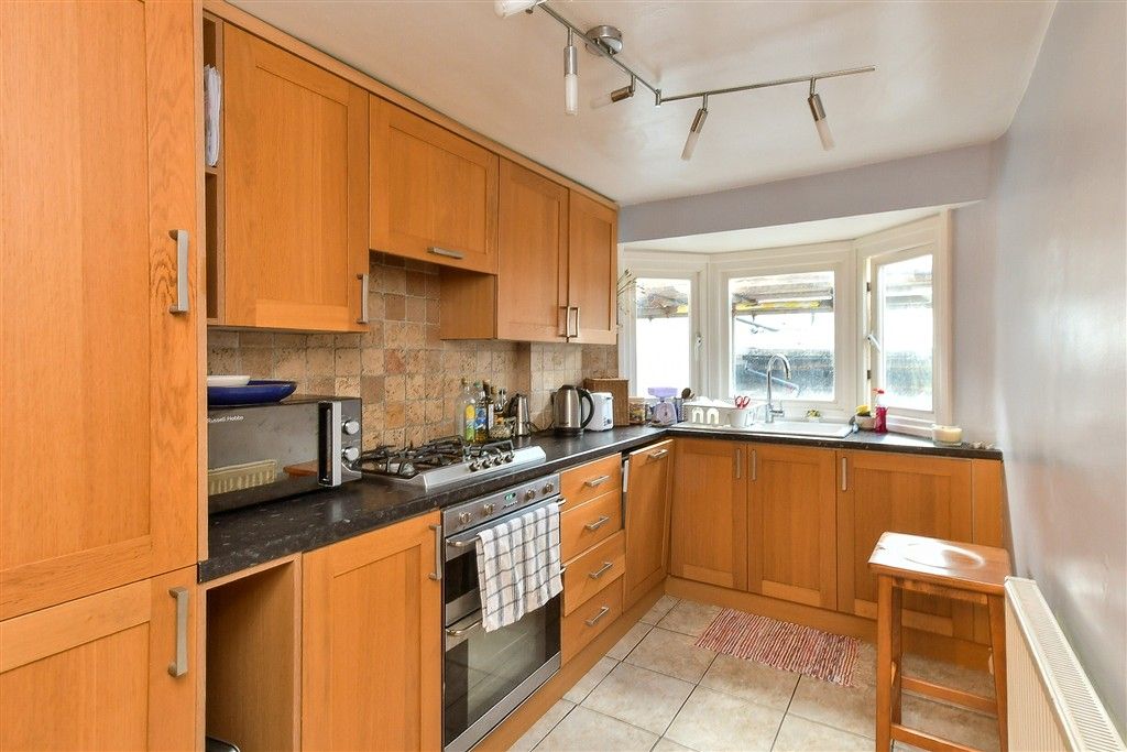 Property photo 2 of 11 Kitchen