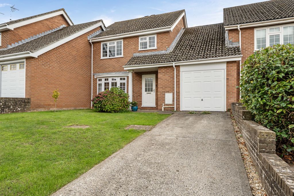 Property photo 1 of 20
