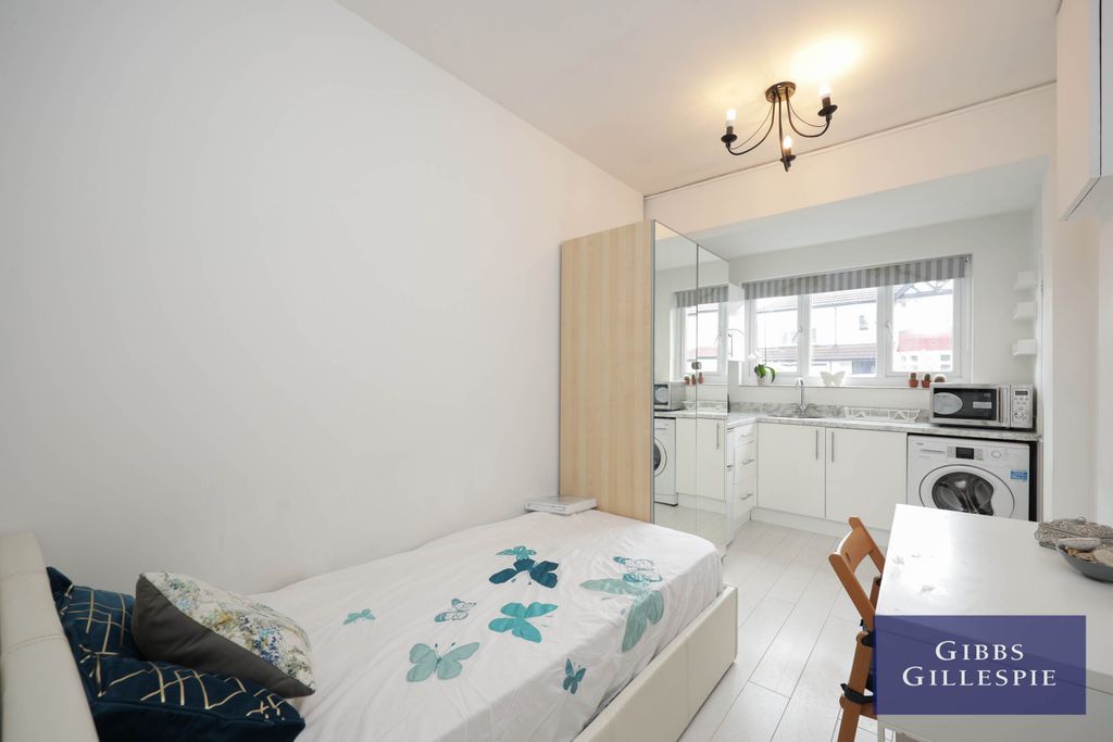 Property photo 1 of 8 1