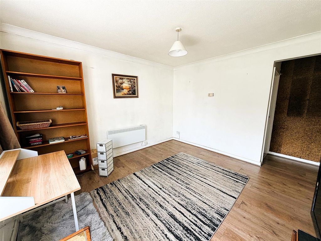 Property photo 3 of 8 2.Jpg