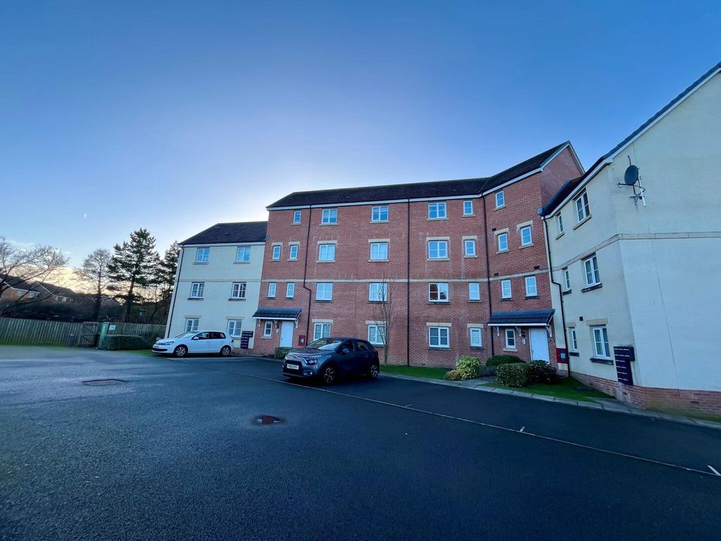 Property photo 1 of 15 Front (Exterior)