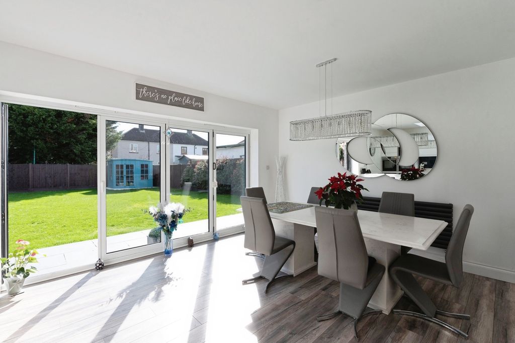 Property photo 3 of 27 Pbox-Img.Jpg