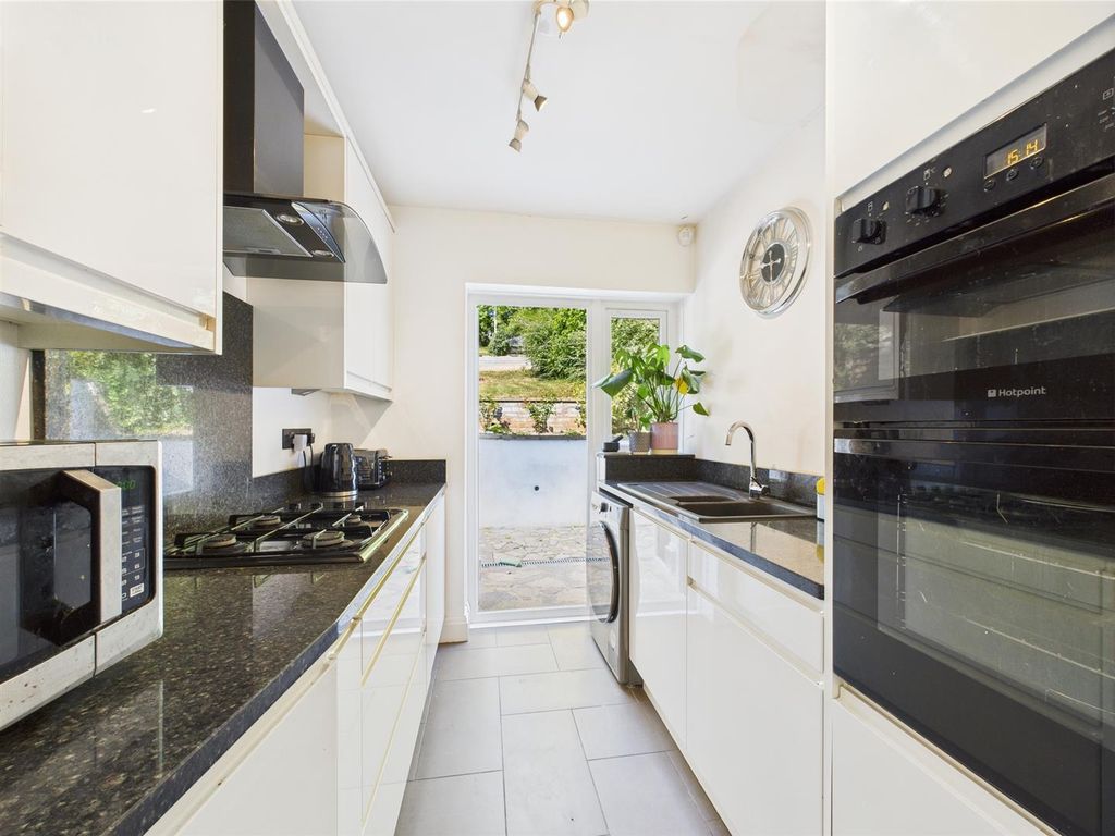 Property photo 3 of 16 Cam02885G0-Pr0378-Still006.Jpg