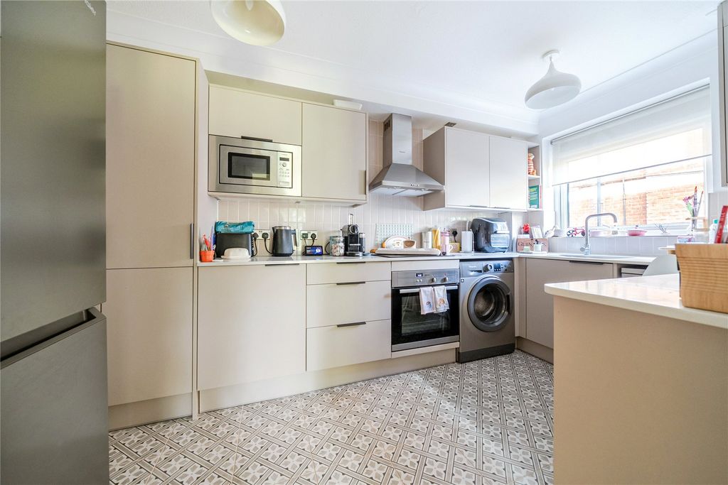 Property photo 3 of 23 Picture No. 25