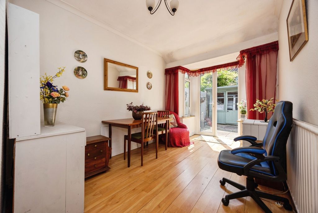 Property photo 3 of 20 Pbox-Img.Jpg