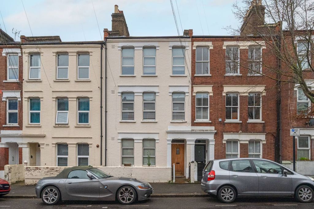 Property photo 2 of 18