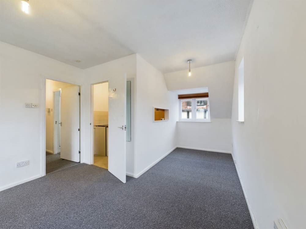 Property photo 3 of 6 Cam03062G0-Pr0115-Still003-Thumbnail-H750-70