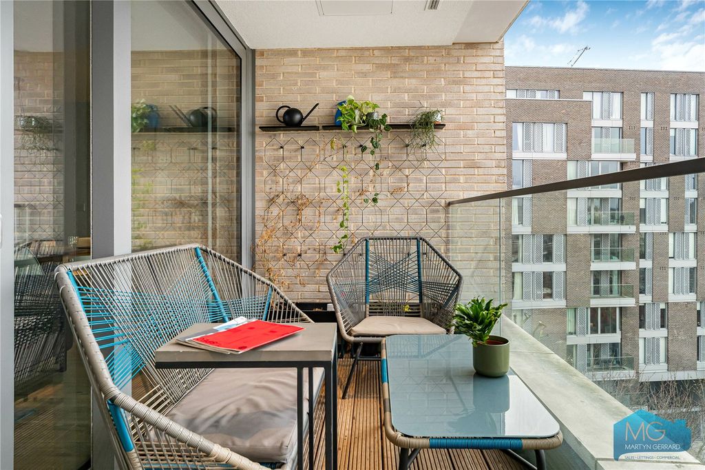 Property photo 2 of 25 Picture No. 16