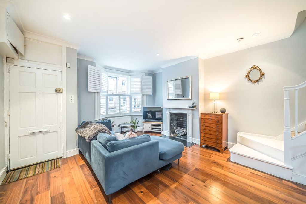 Property photo 2 of 11